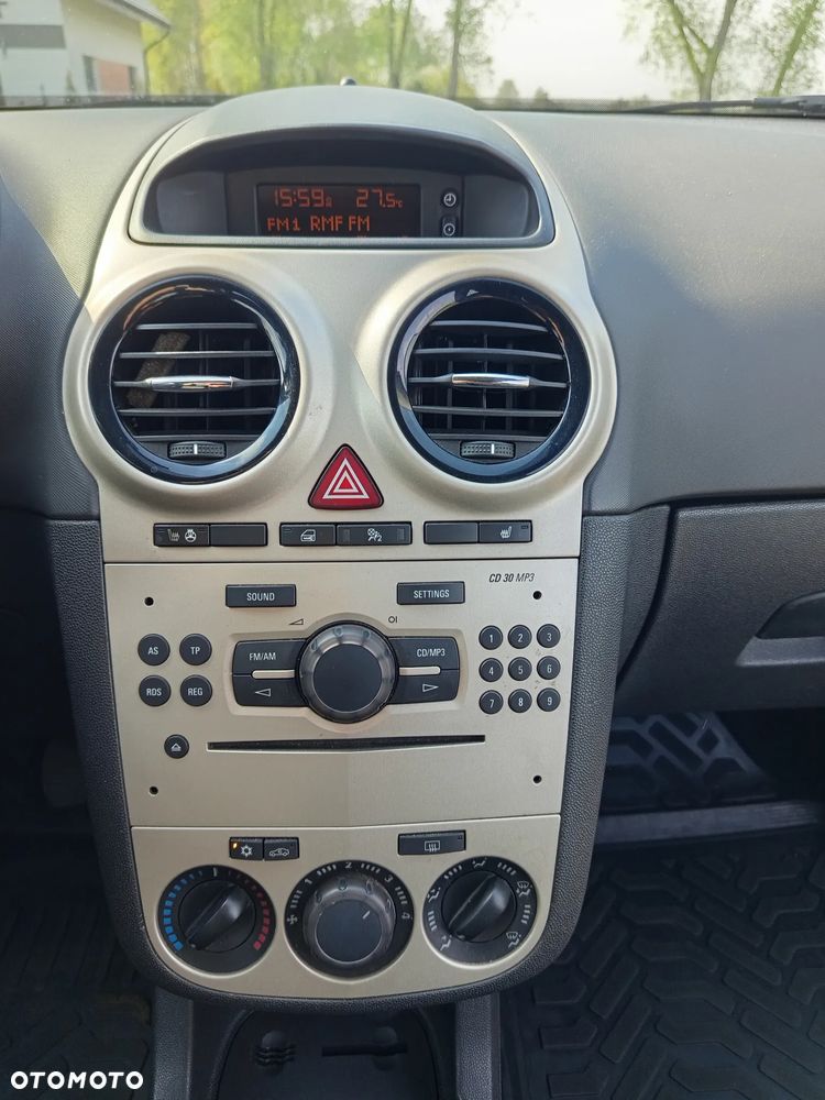 Opel Corsa 1.2 16V Cosmo - 17