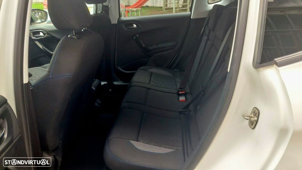 Peugeot 2008 1.2 PureTech Signature - 13