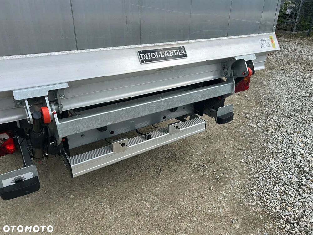 Volkswagen Crafter KONTENER+WINDA/AUTOMAT/35 Podwozie z pojedynczą kabiną 2,0 l 163 KM manual r. o.: 4490 mm - 36