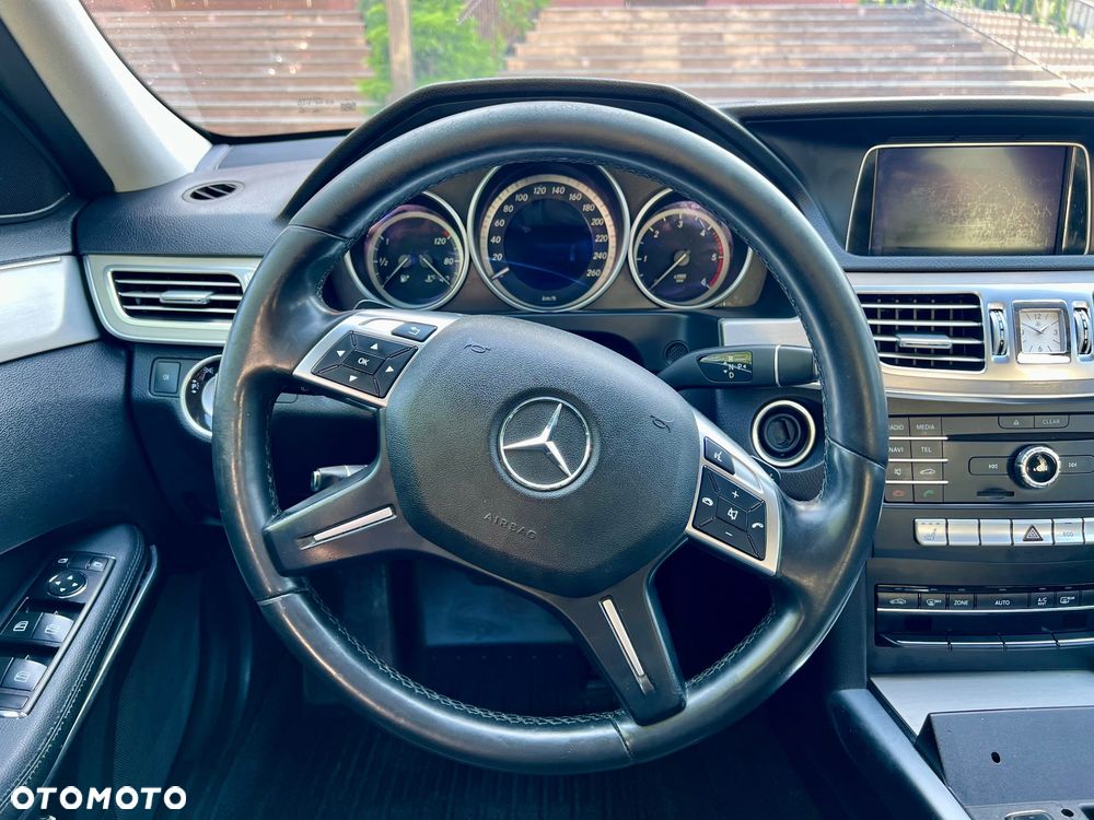 Mercedes-Benz Klasa E - 23