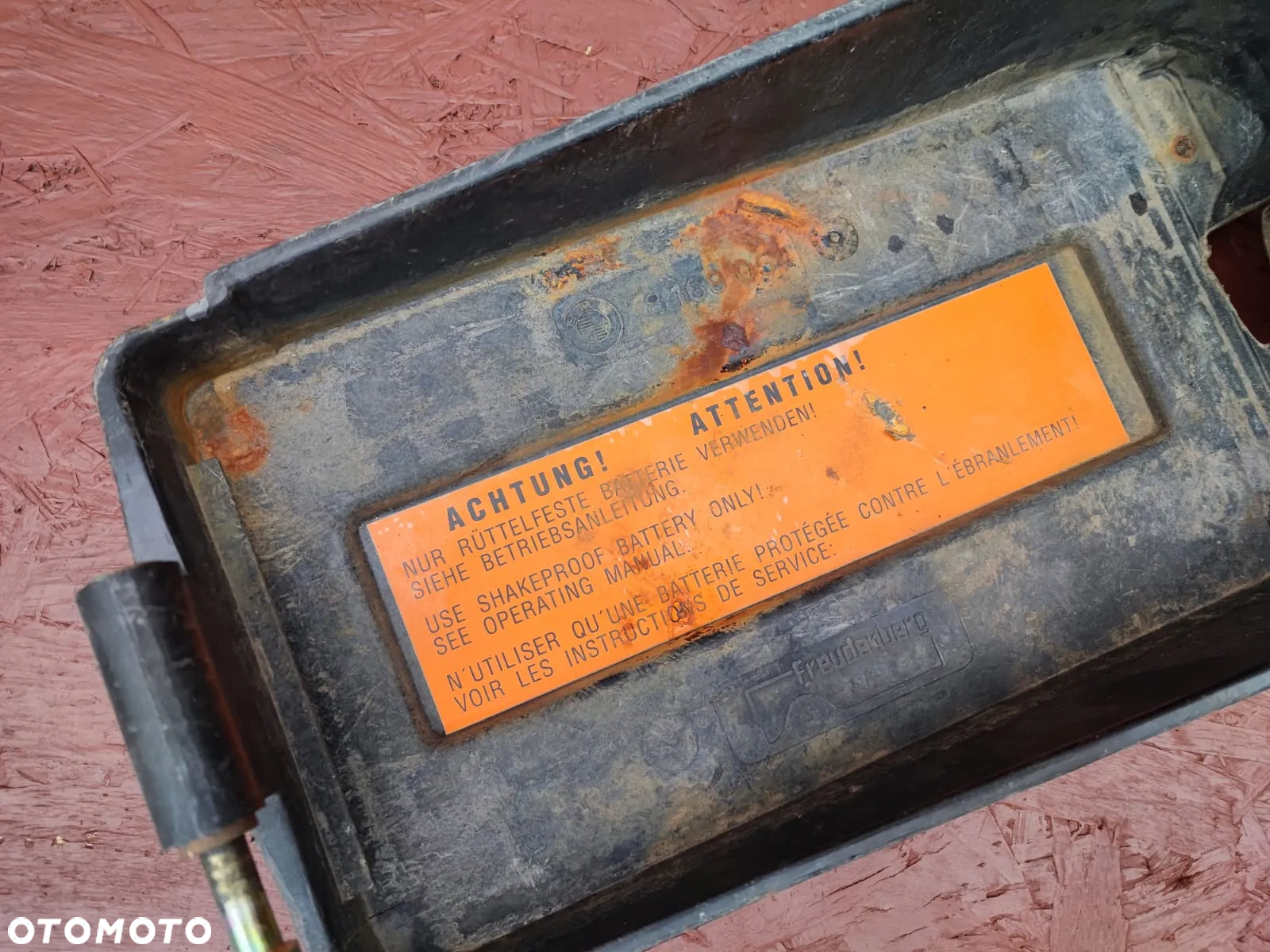 BMW E36 CABRIO ORYGINALNA PODSTAWA AKUMULATORA + TŁUMIK DRGAŃ. O NR: 8 169 054 OEM. BARDZO DOBRY STAN. - 5