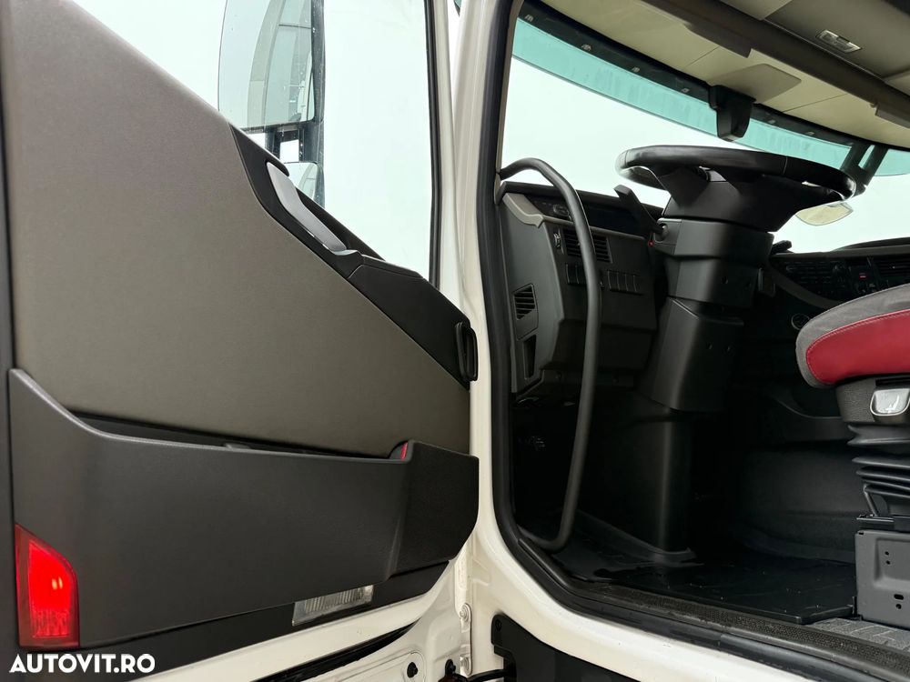 Volvo FH13 - 12