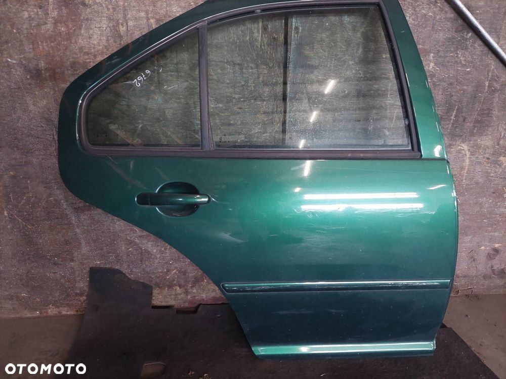 DRZWI KOMPLETNE PRAWY TYŁ VOLKSWAGEN BORA I SEDAN LC6M - 2