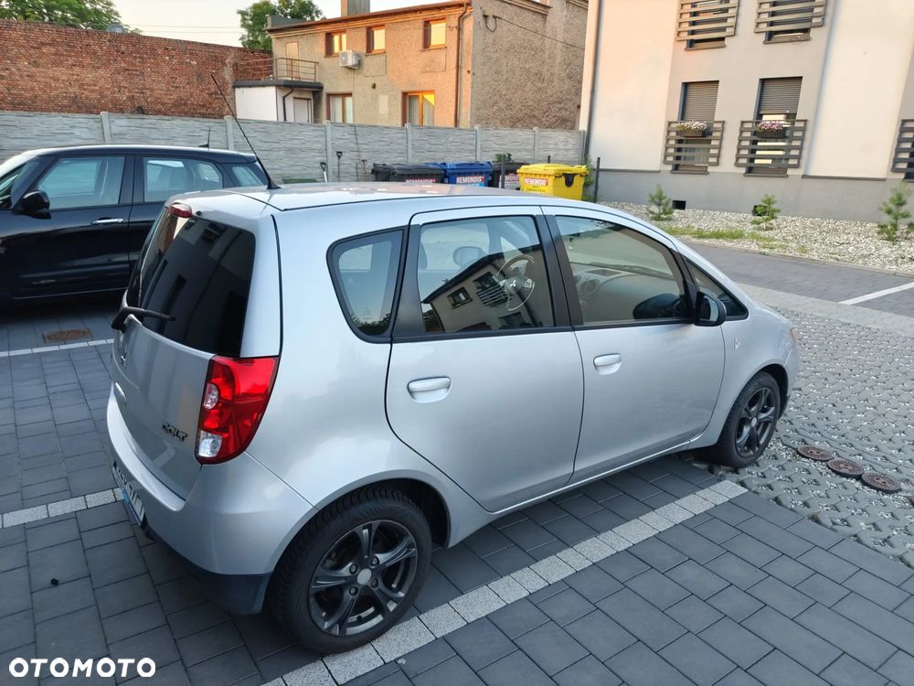 Mitsubishi Colt 1.3 Invite Edition Gold - 4