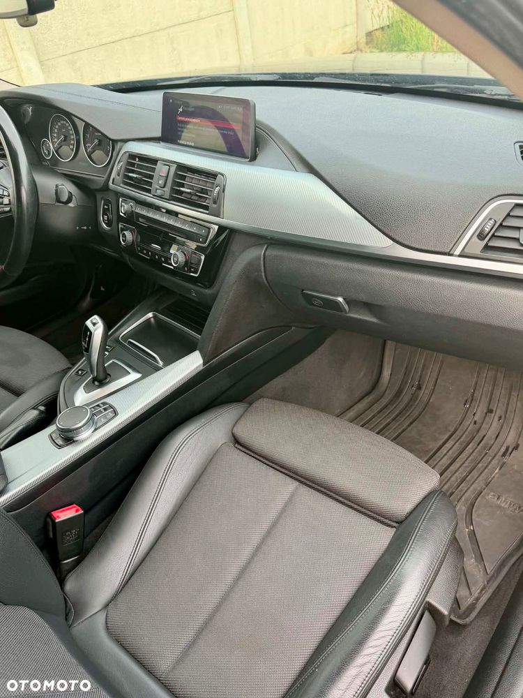 BMW Seria 3 318i - 13