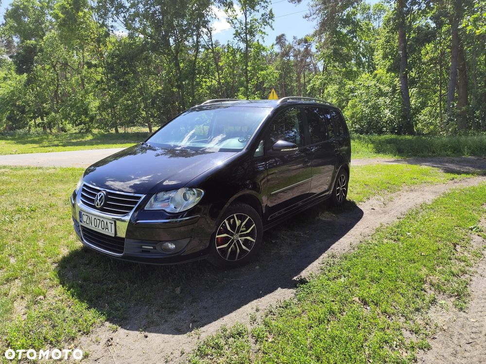 Volkswagen Touran - 1