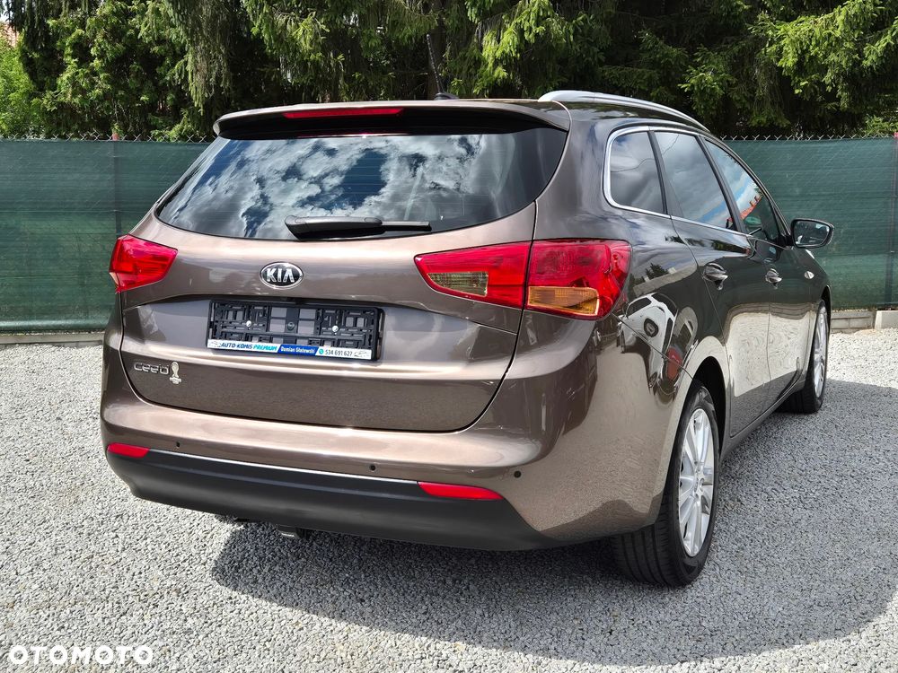 Kia Ceed 1.6 GDI Fifa World Cup Edition - 18