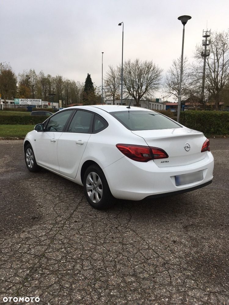 Opel Astra - 1