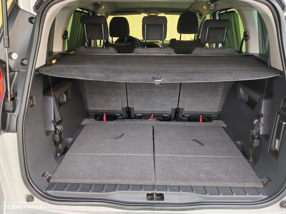 Peugeot 5008 - 29