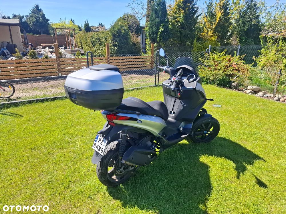 Piaggio MP-3 - 9