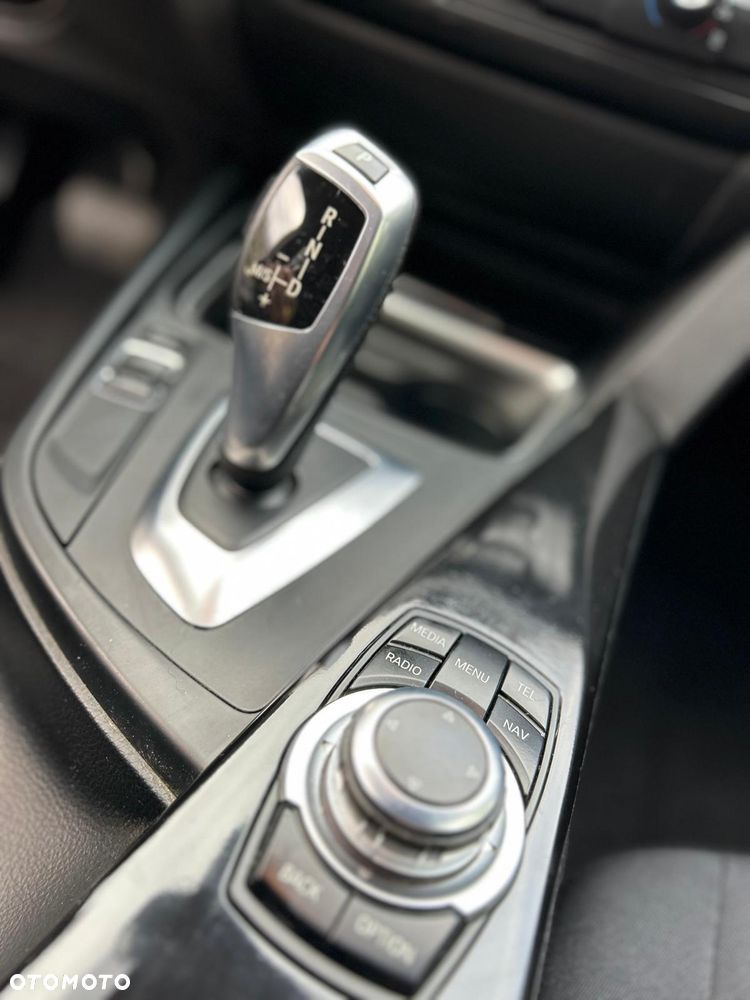 BMW Seria 3 318d Advantage - 12