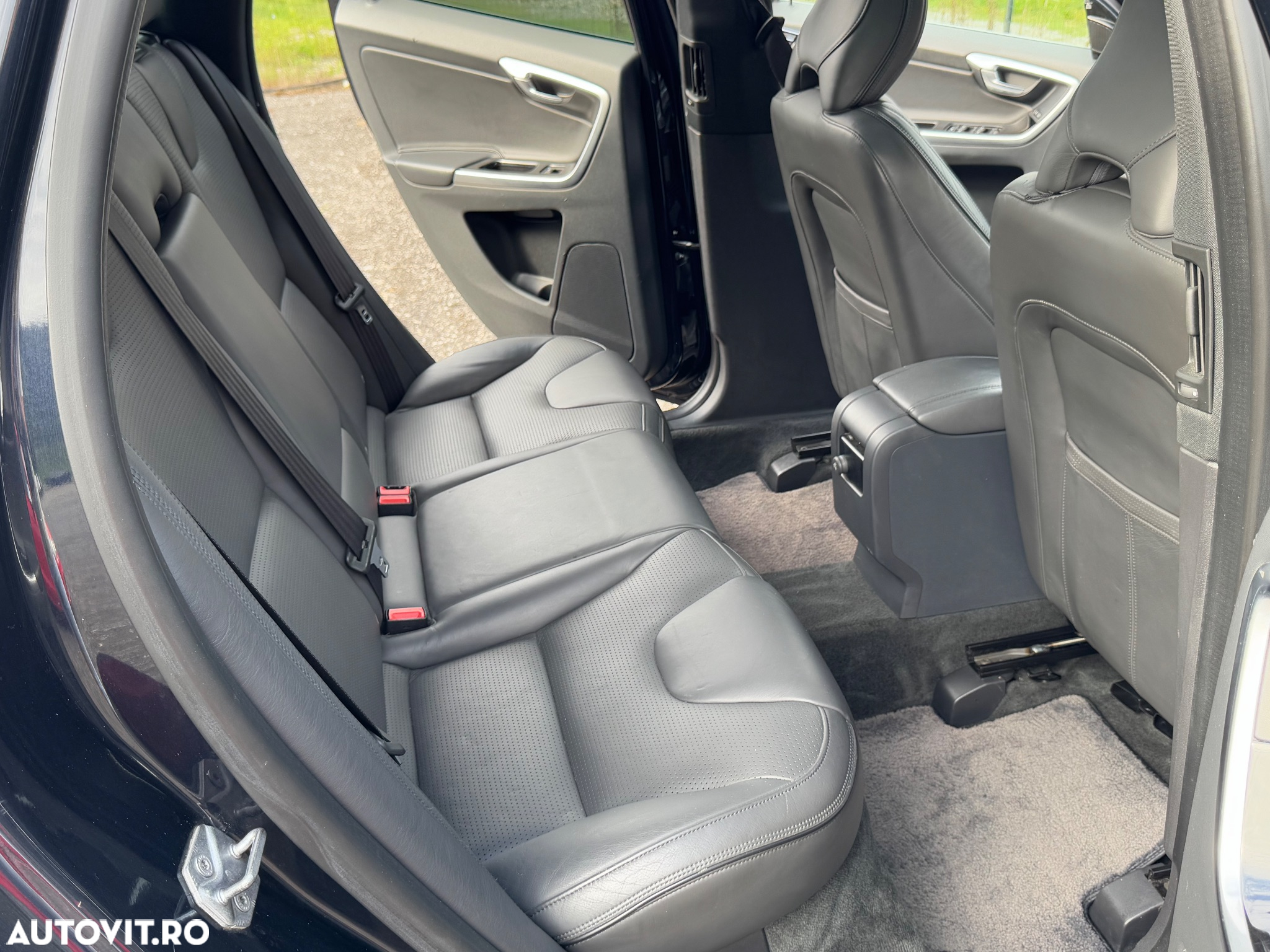 Volvo XC 60 D5 AWD Geartronic Summum - 31