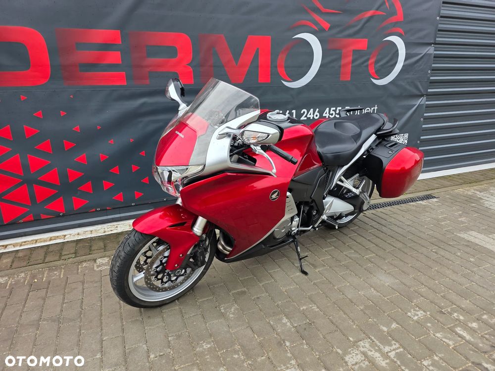Honda VFR - 4