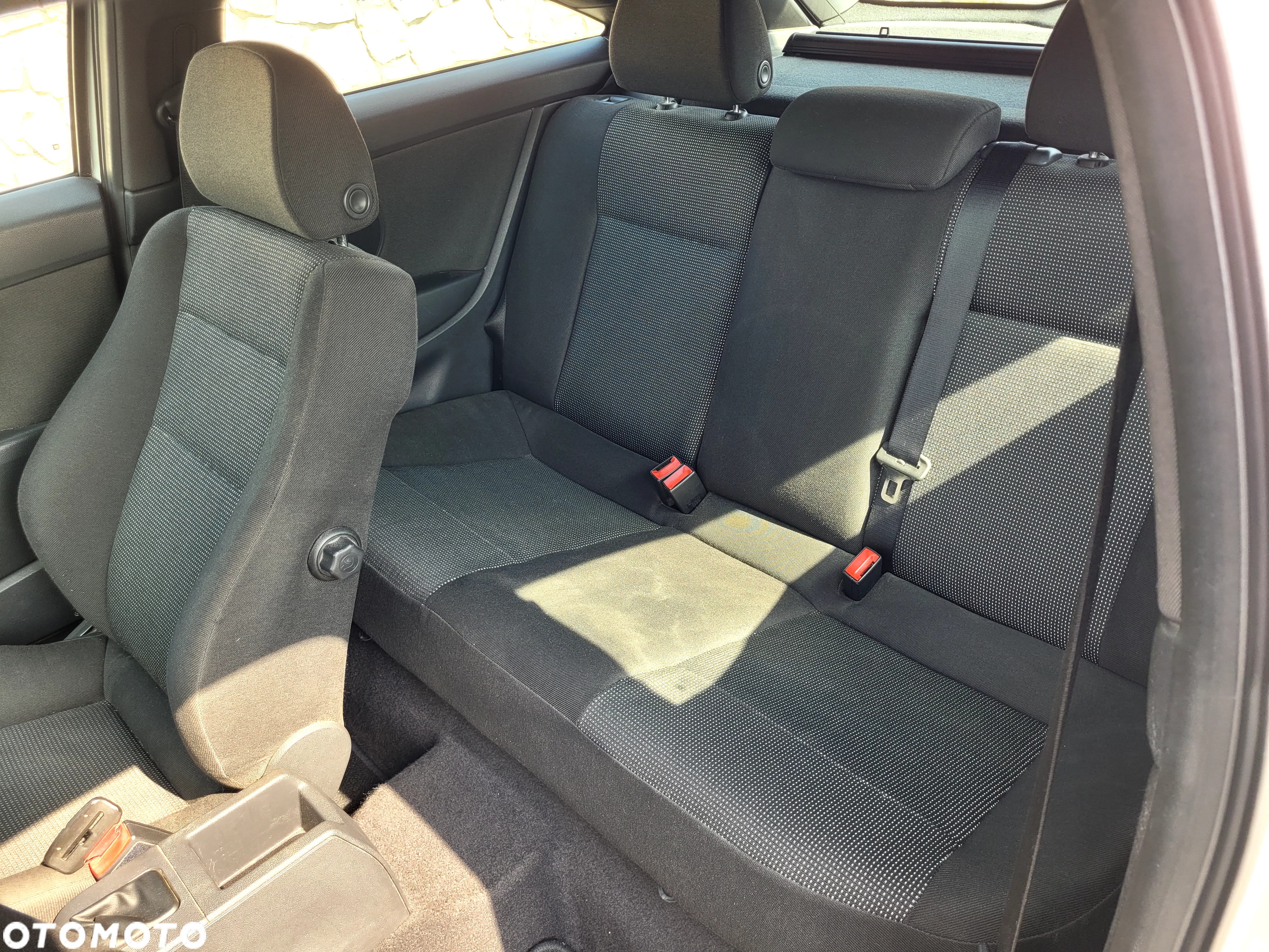 Opel Astra GTC 1.8 - 10