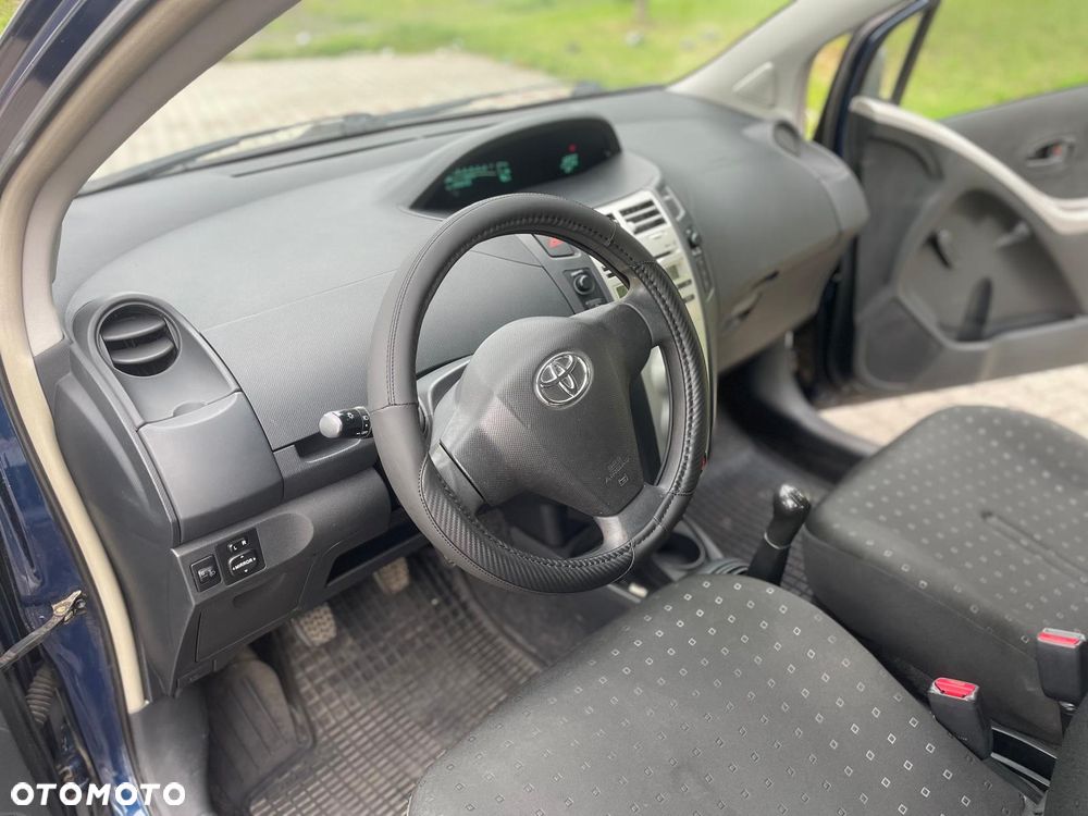 Toyota Yaris - 11