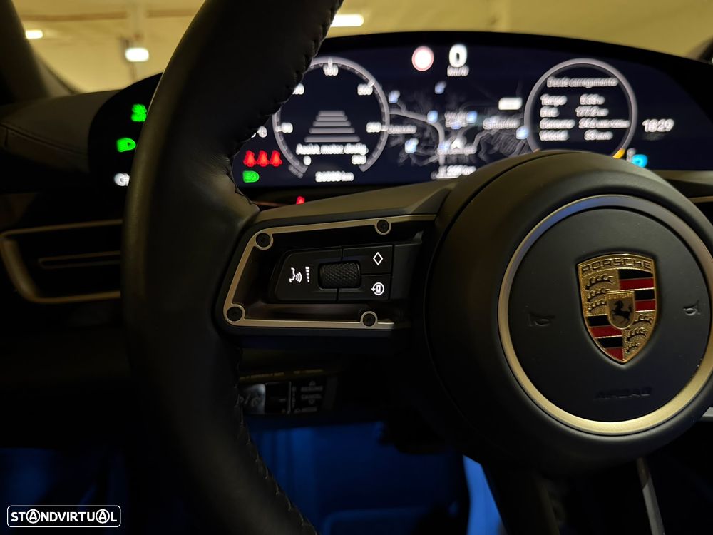 Porsche Taycan 4S - 17