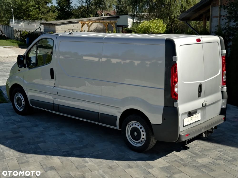 Opel Vivaro - 11