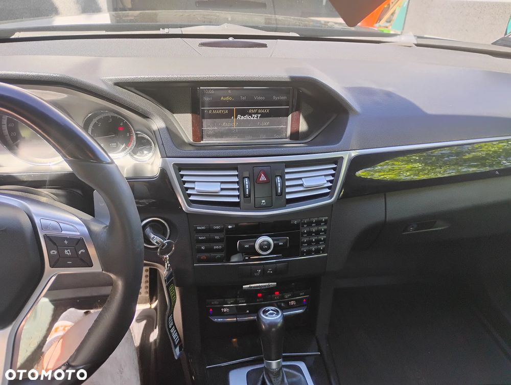 Mercedes-Benz Klasa E 220 CDI DPF BlueEFFICIENCY Automatik Avantgarde - 14