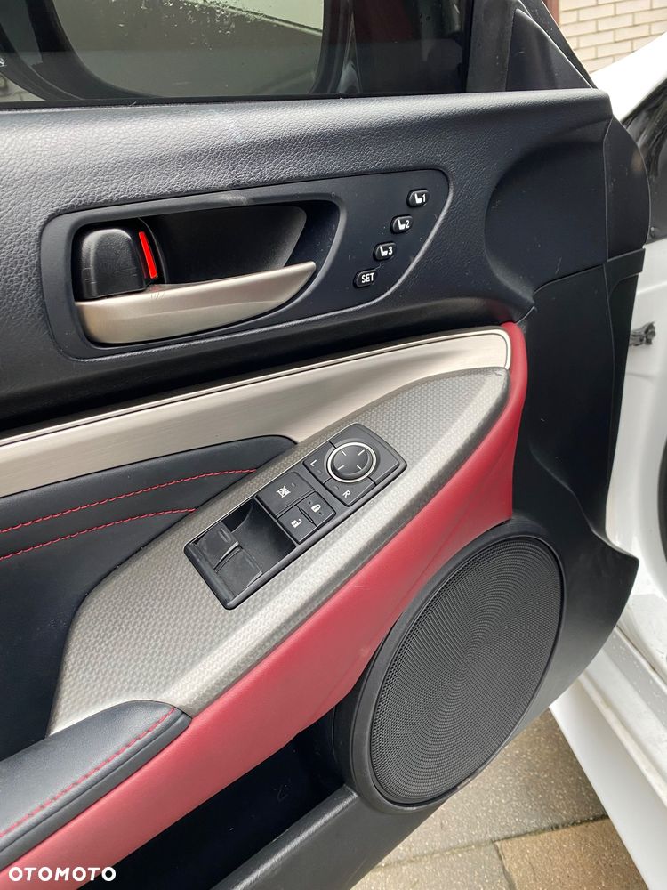 Lexus RC 200t SPORT - 10