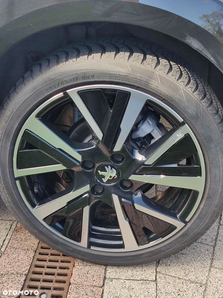 Peugeot 208 PureTech 130 EAT8 GT - 18