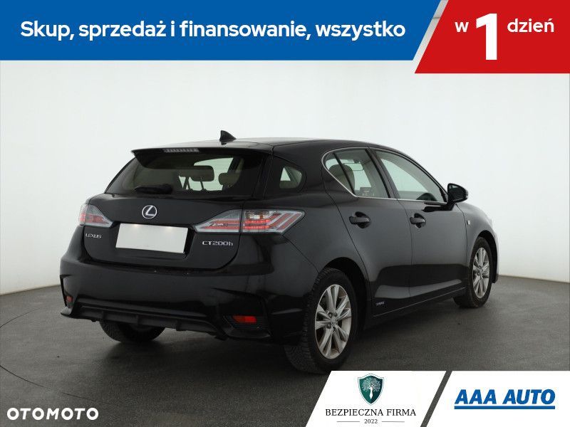 Lexus CT - 7