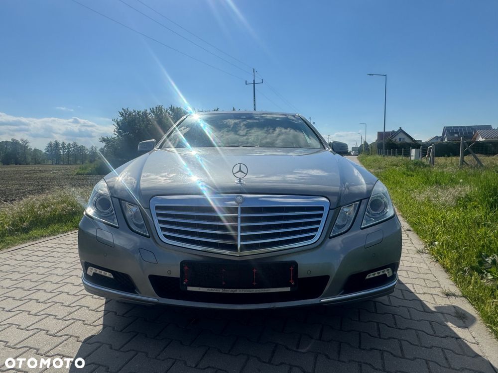 Mercedes-Benz Klasa E 250 BlueEFFICIENCY 7G-TRONIC Elegance - 3