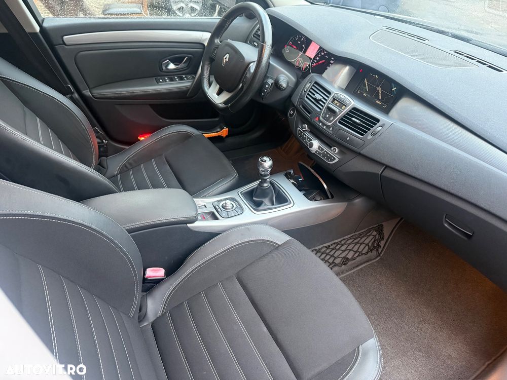 Renault Laguna dCi 110 FAP Bose Edition - 7
