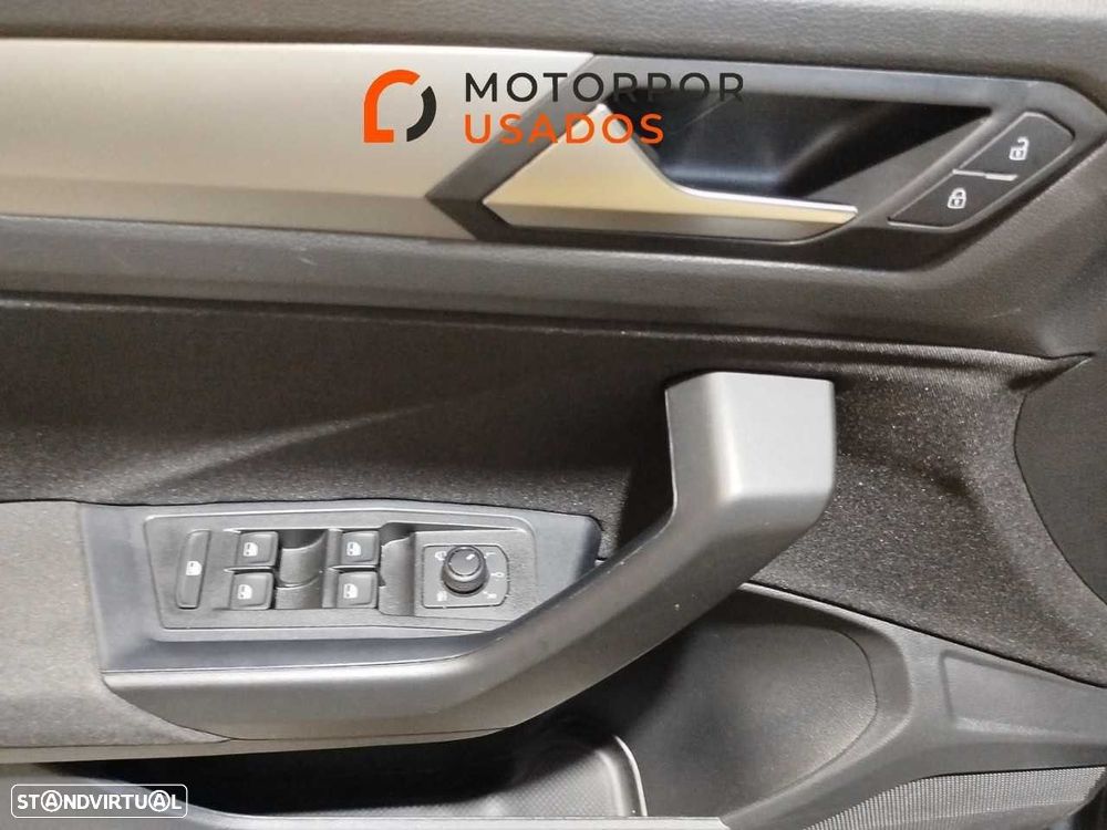 VW T-Roc 1.0 TSI - 12