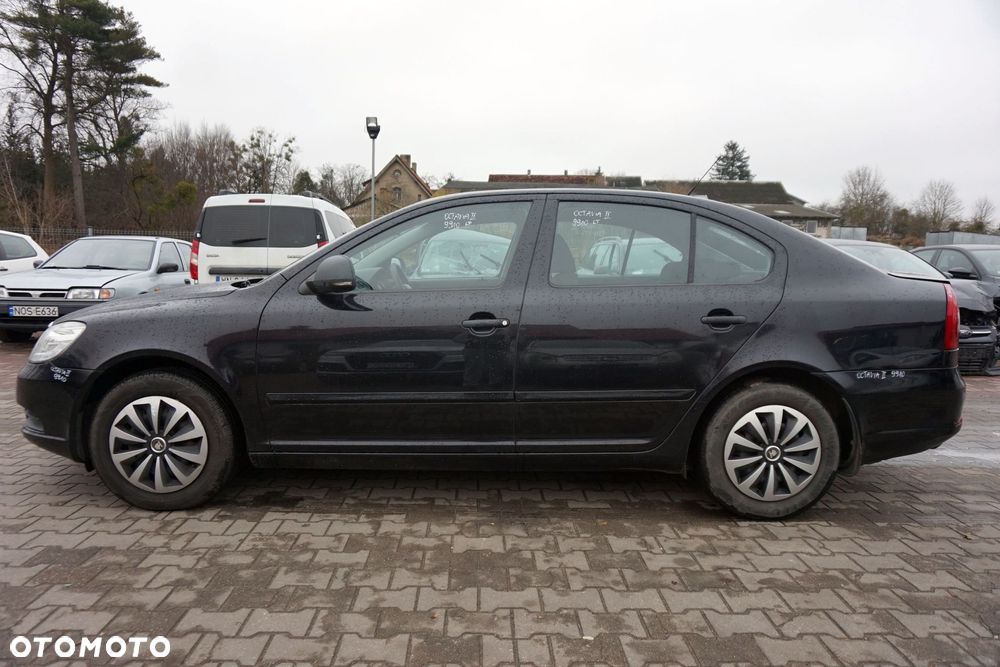 SKODA OCTAVIA II LIFT HB 2009 9910 1.4 TSI CAXA 122KM LHY CZARNY na części - 2