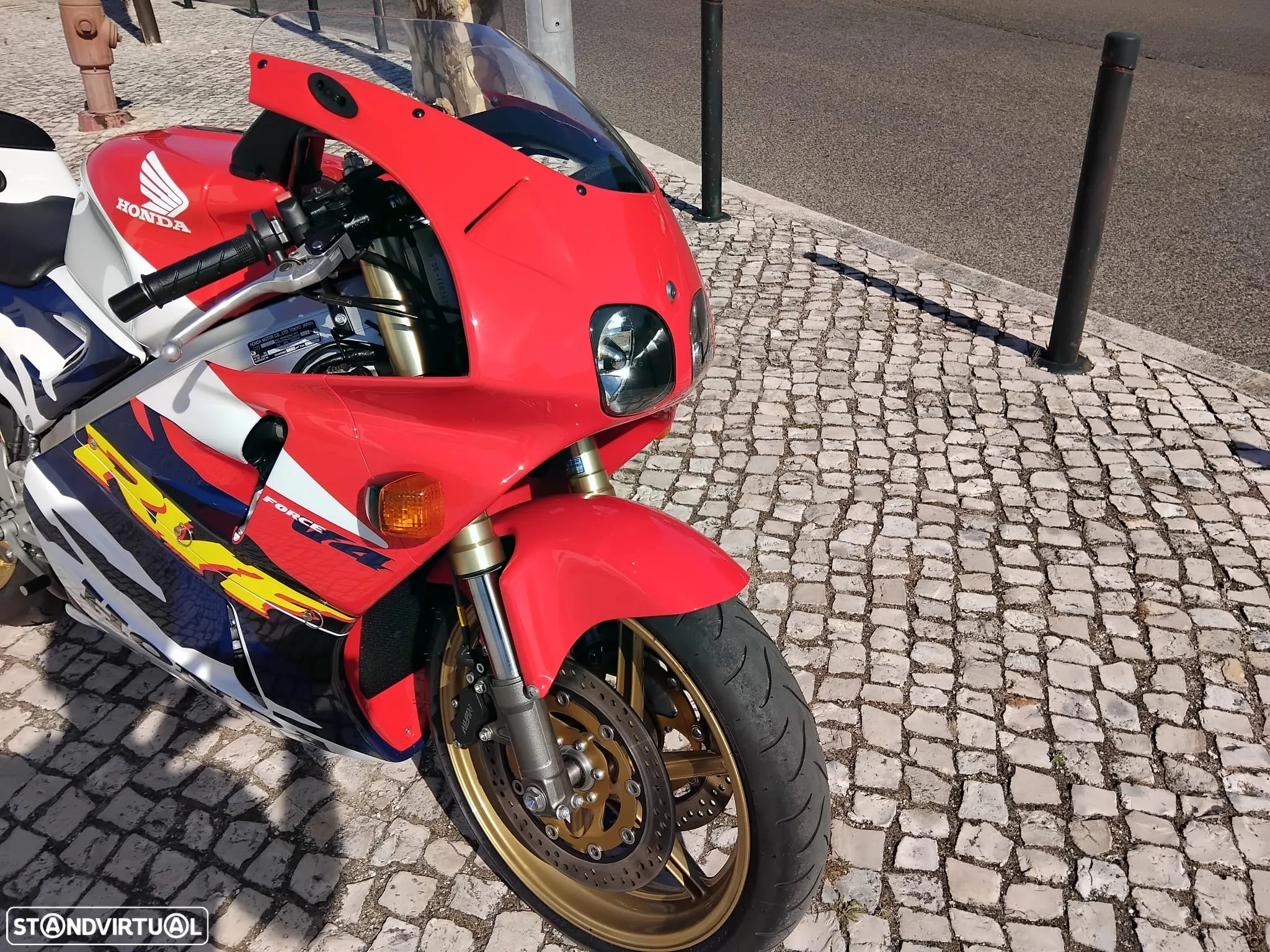 Honda RVF - 14
