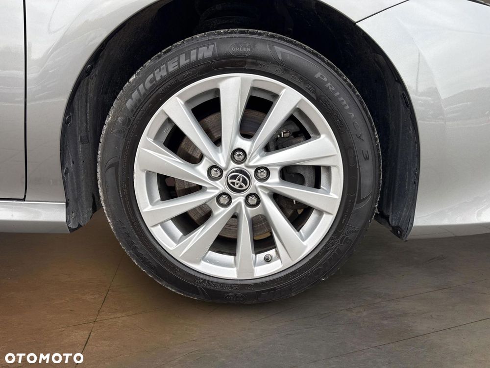 Toyota Camry 2.5 Hybrid Comfort CVT - 18