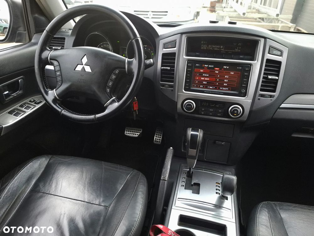 Mitsubishi Pajero 3.2 DI-D Automatik Instyle - 16