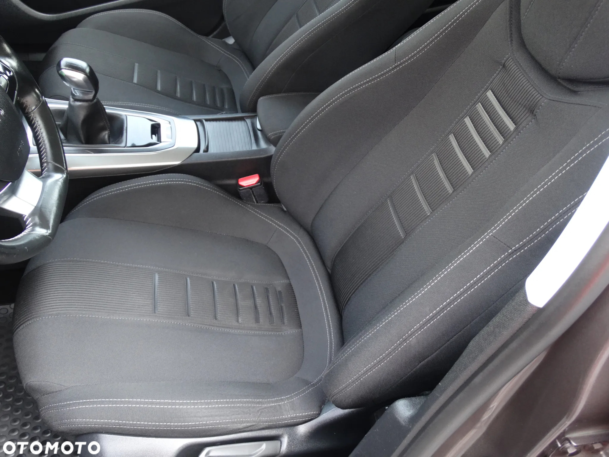 Peugeot 308 1.6 BlueHDi Allure S&S - 17
