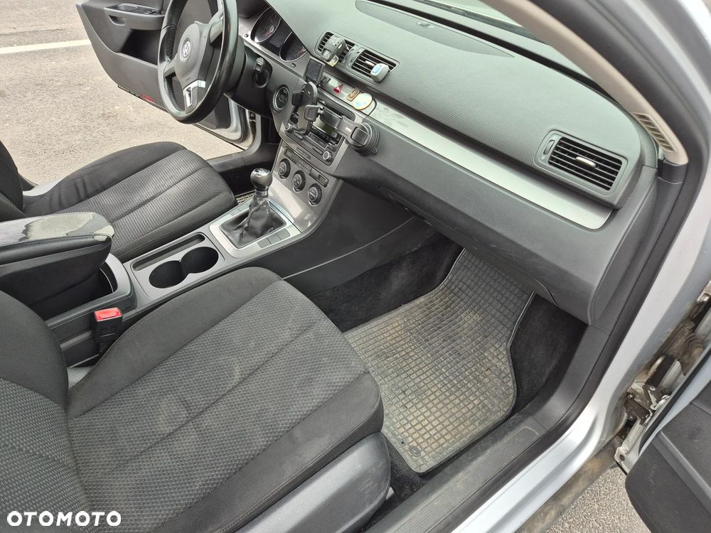 Volkswagen Passat 1.8 TSI Comfortline - 14