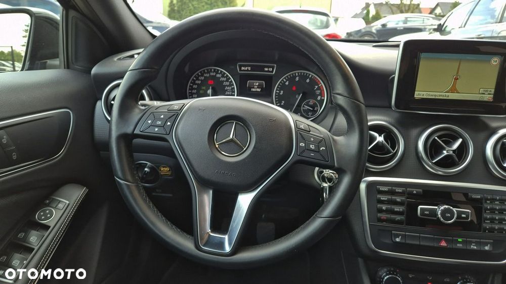 Mercedes-Benz Klasa A 180 Urban - 28