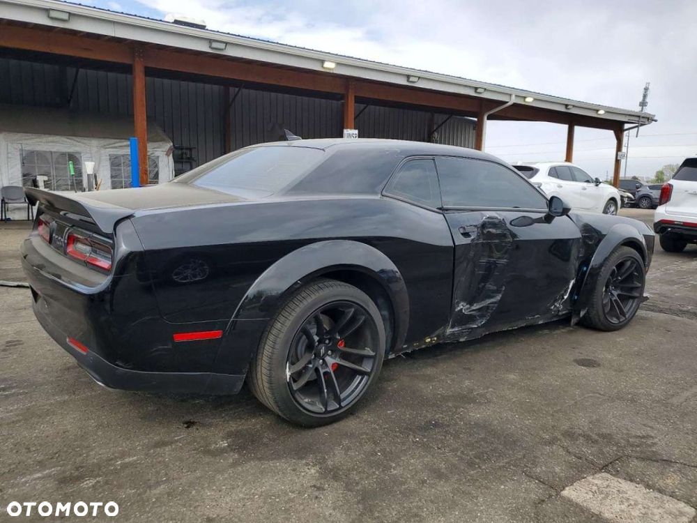 Dodge Challenger - 4