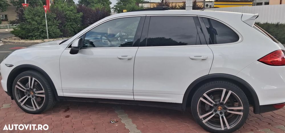 Porsche Cayenne - 4