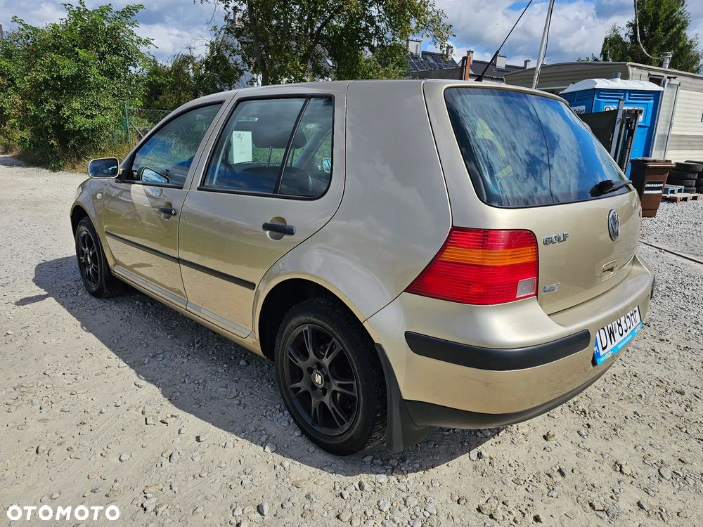 Volkswagen Golf - 3