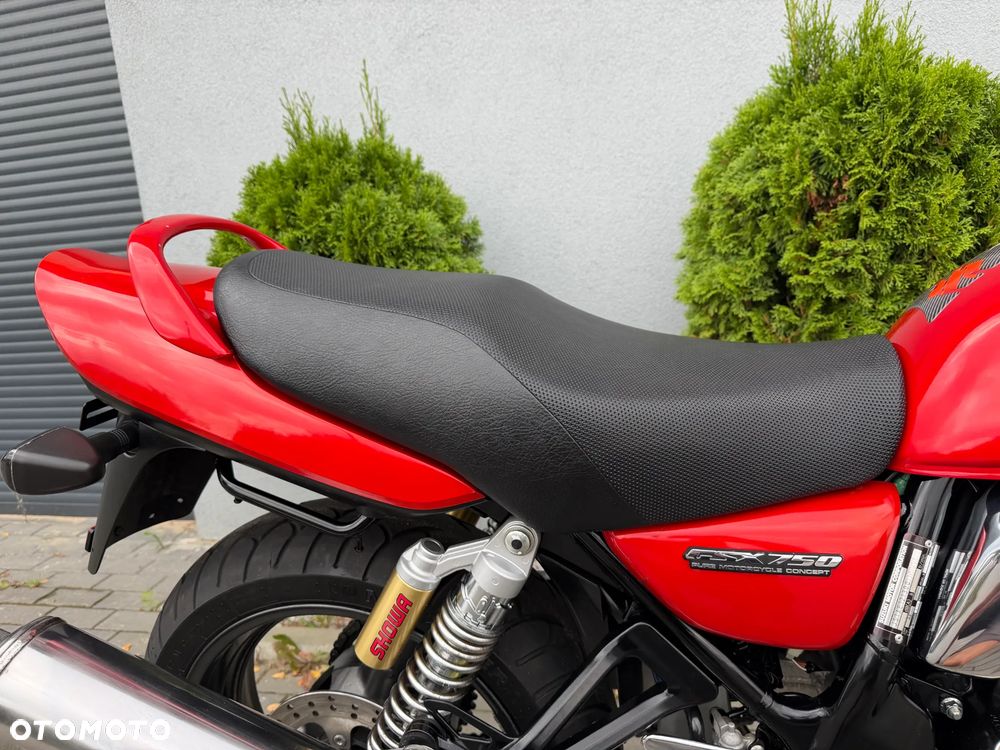 Suzuki GSX - 25