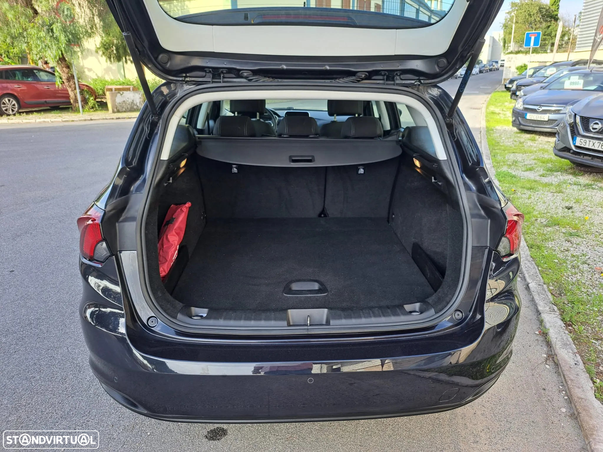 Fiat Tipo Station Wagon 1.3 M-Jet Lounge Tech - 37