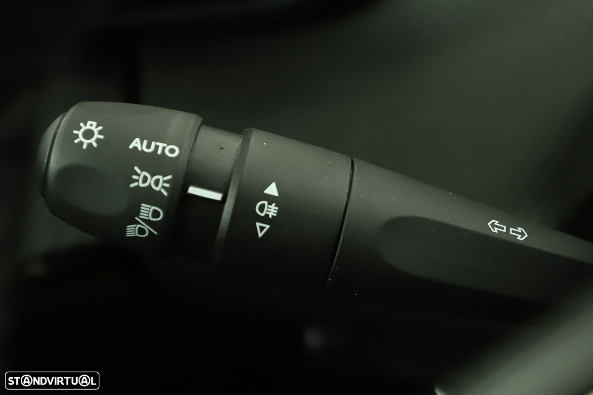 Peugeot 2008 1.2 PureTech Allure - 16