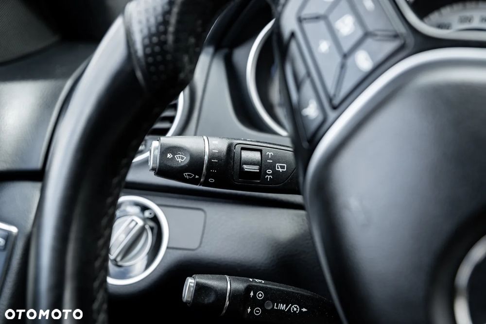 Mercedes-Benz Klasa C 250 CDI DPF Automatik BlueEFFICIENCY Special Edition - 26