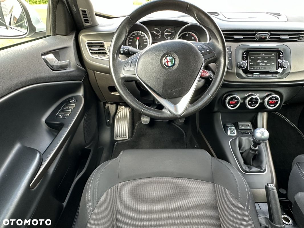 Alfa Romeo Giulietta 2.0 JTDM Distinctive - 24