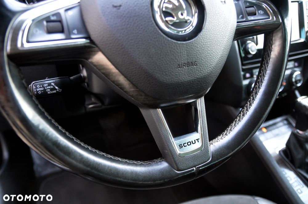 Skoda Octavia Scout 2.0 TDI 4x4 DSG - 21
