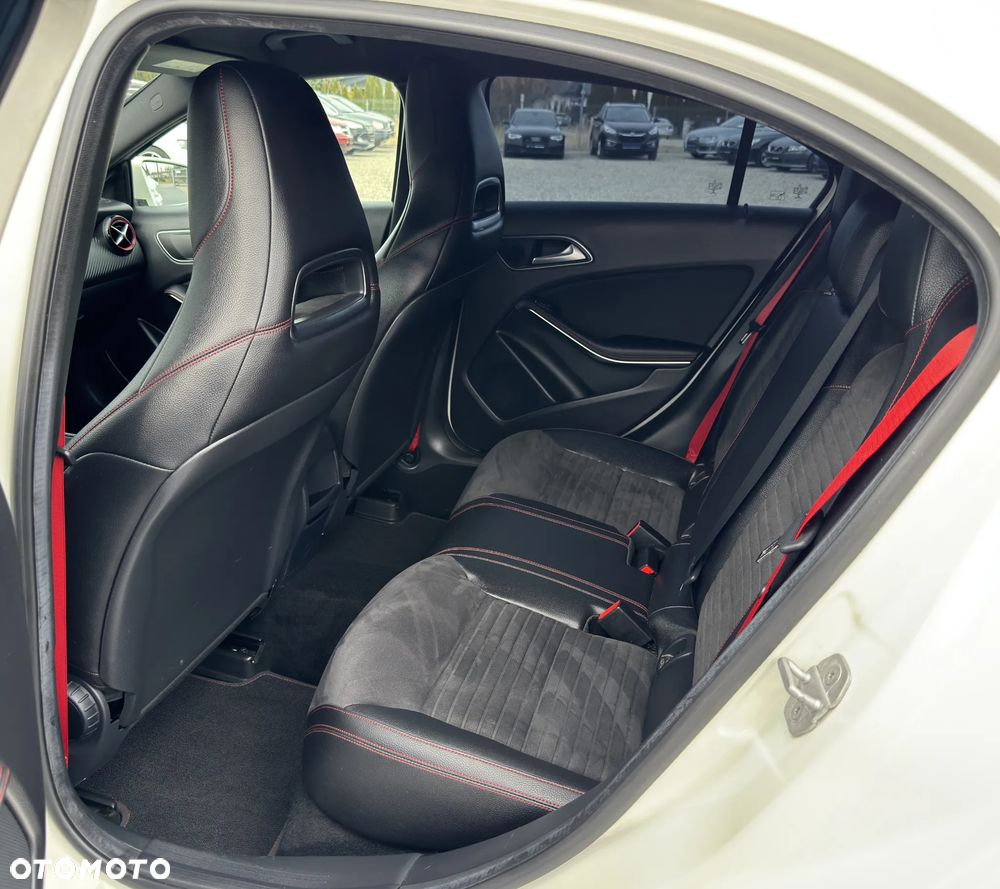 Mercedes-Benz Klasa A 250 4Matic 7G-DCT AMG Line - 25