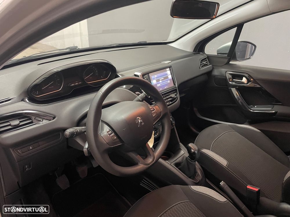 Peugeot 208 PureTech 82 Active - 11