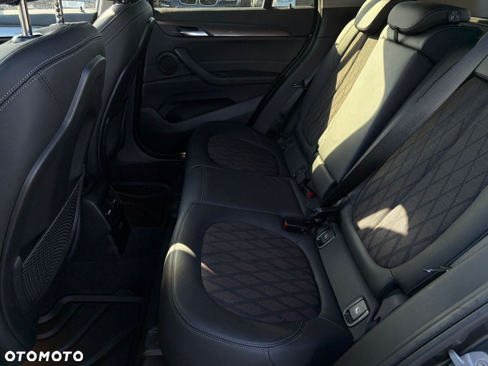 BMW X1 sDrive18i xLine - 14