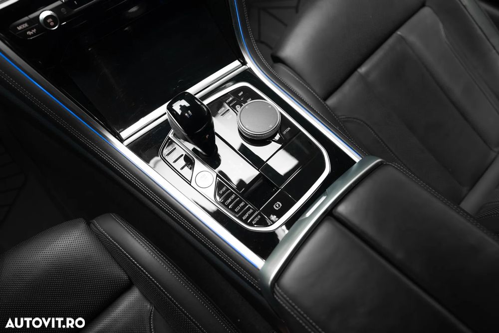 BMW M8 M850i xDrive AT - 21