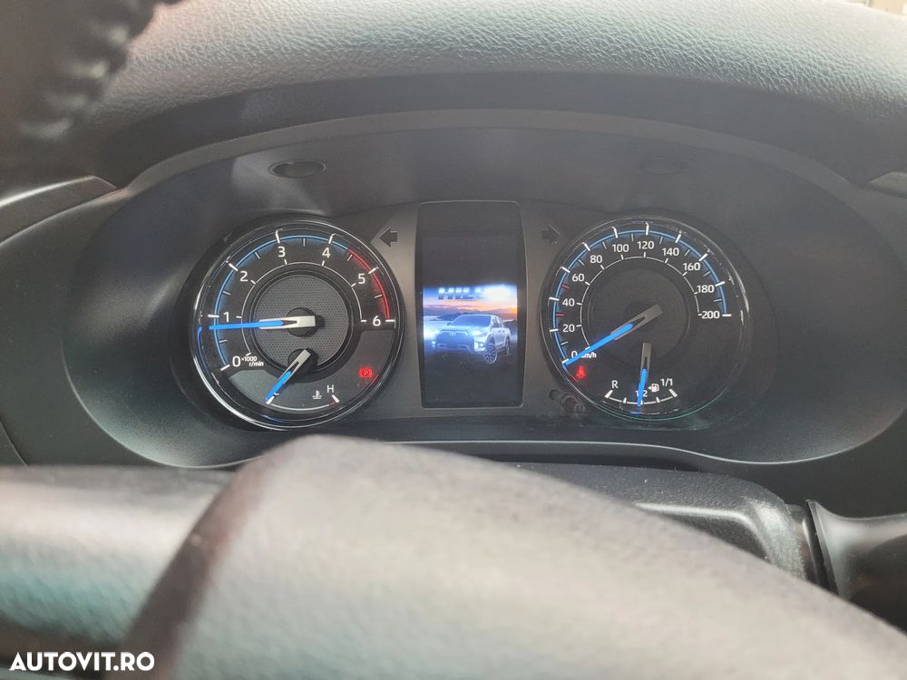 Toyota Hilux 2.8D 204CP 4x4 Double Cab AT Invincible Color Edition - 13