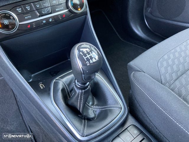 Ford Fiesta 1.0 EcoBoost Hybrid S&S TITANIUM - 24